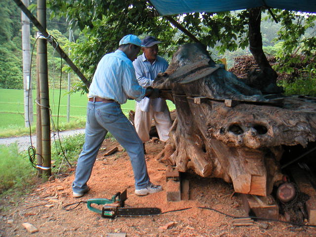 2003年6月　欅のテーブル制作風景